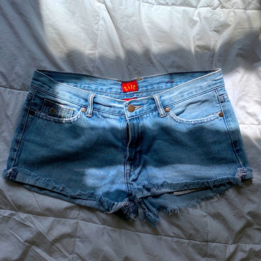Low waisted Tilt jean shorts